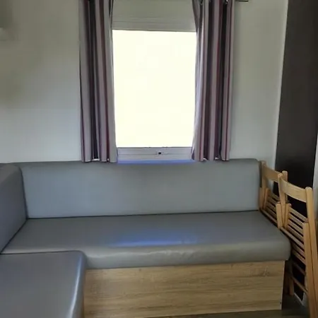 Appartement La 4 Etoiles A Emplacement E07 3ch 1sdb 6 Personnes *