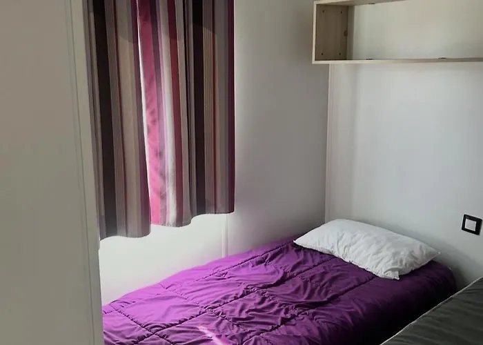 La 4 Etoiles A Emplacement E07 3ch 1sdb 6 Personnes * Mimizan-Plage